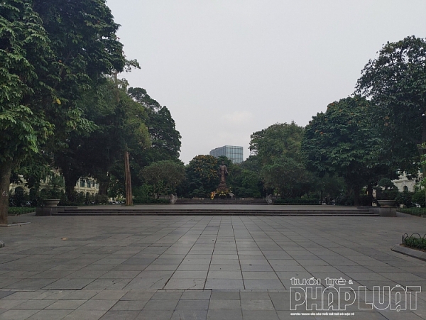 duong pho ha noi vang lang hang quan dong cua de phong chong dich covid 19