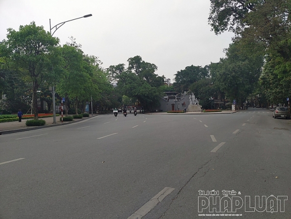 duong pho ha noi vang lang hang quan dong cua de phong chong dich covid 19