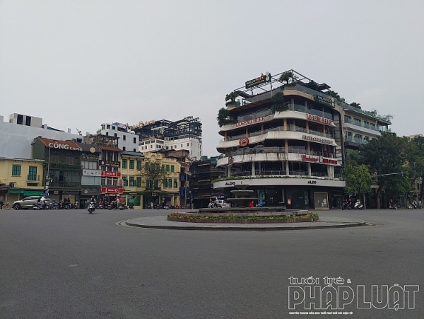 duong pho ha noi vang lang hang quan dong cua de phong chong dich covid 19