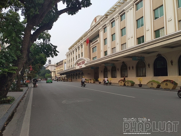 duong pho ha noi vang lang hang quan dong cua de phong chong dich covid 19