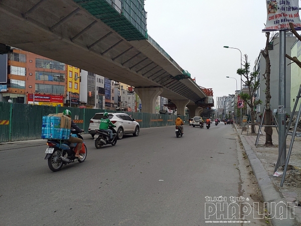 ha noi nho tieng coi xe nho canh tac duong