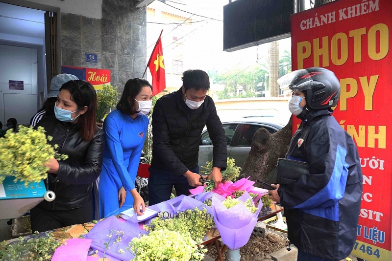 Những bó hoa “chỉ nở mùa Covid 19”