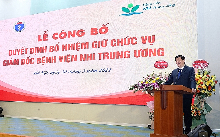 GS.TS.Nguyễn Thanh Long, Ủy viên BCH Trung ương Đảng, Bộ trưởng Bộ Y tế phát biểu tại buổi Lễ GS.TS.Nguyễn Thanh Long, Ủy viên BCH Trung ương Đảng, Bộ trưởng Bộ Y tế phát biểu tại buổi Lễ