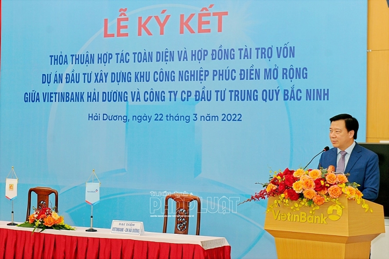 Đồng chí Phạm Xuân Thăng, Ủy viên Trung ương Đảng, Bí thư Tỉnh ủy, Chủ tịch HĐND tỉnh phát biểu tại lễ ký kết