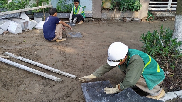 gan 300 tuyen pho cai tao via he