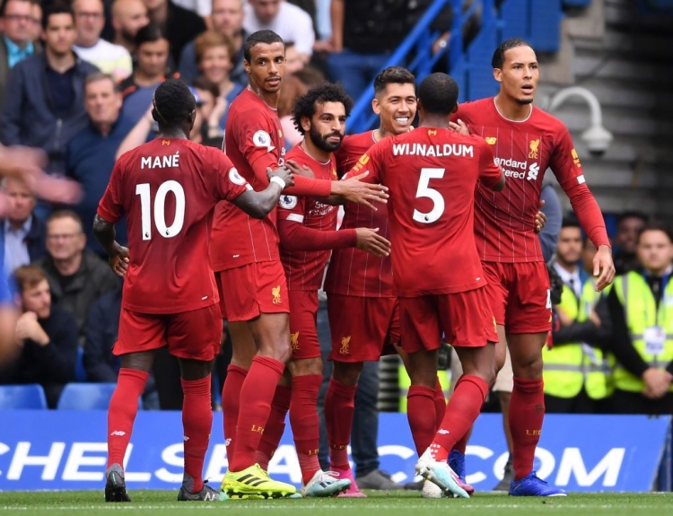 UEFA "ủng hộ" Liverpool vô địch