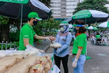 3 ngay huy dong 30 tan gao va 30000 qua trung tang nguoi ngheo thu do