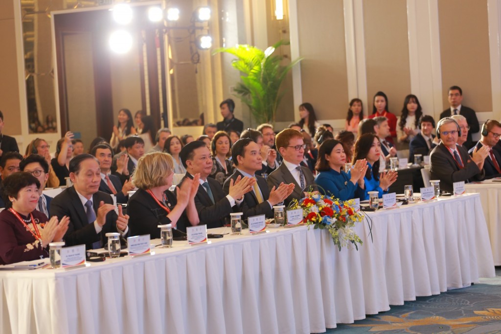 Thúc đẩy tình hữu nghị, hợp tác bền vững, toàn diện giữa các địa phương Việt Nam - Pháp