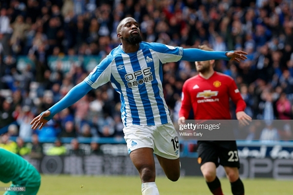 huddersfield man united co mat europa league o mua giai tiep theo