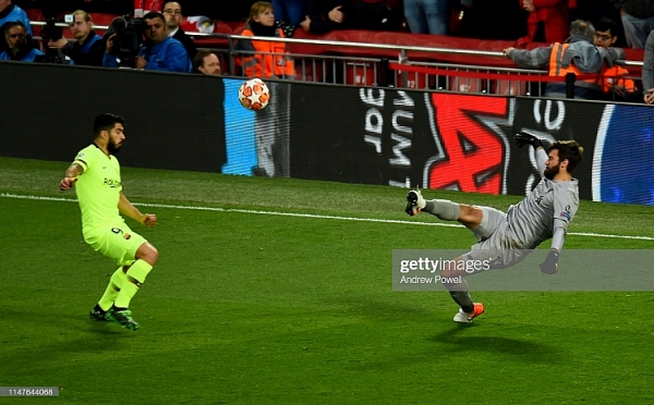 thu thanh liverpool alisson becker khac tinh cua barca