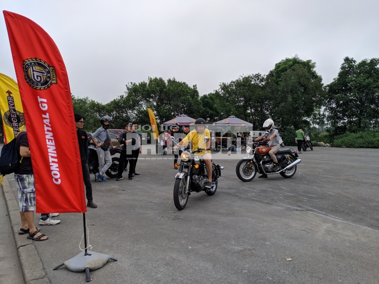 Royal Enfield tổ chức chạy thử xe ADV Himalayan tại Long Biên, Hà Nội