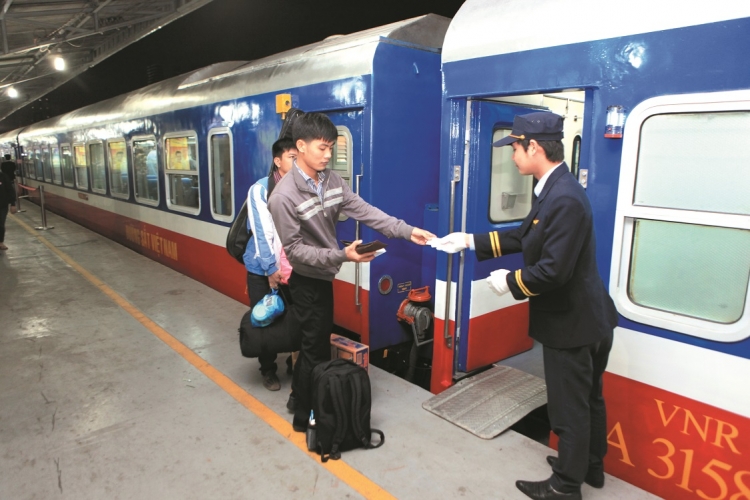 Đường sắt Việt Nam giảm giá vé tàu cho học sinh đi thi và nhập học