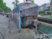 Hà Nội lắp đặt thí điểm “nhà ở di động” cho xe đẩy rác