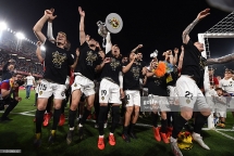 Messi nổ súng nhưng Barcelona vẫn phải nhìn Valencia lên ngôi Cúp Nhà Vua