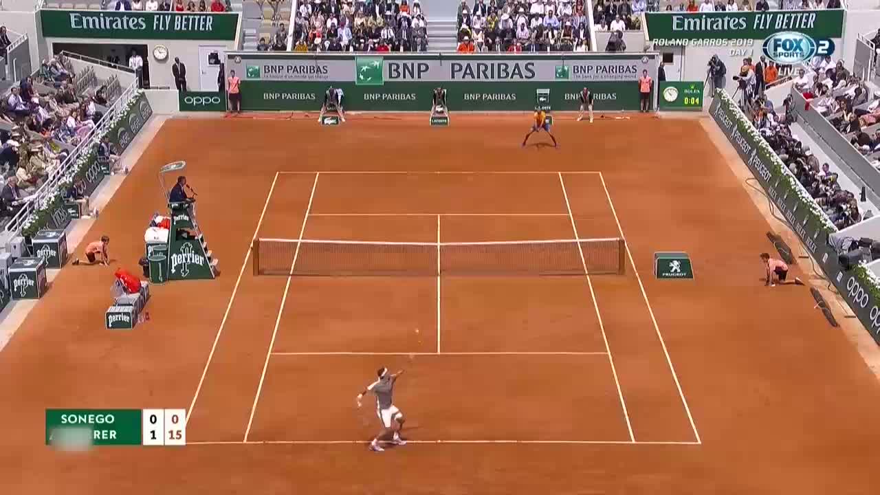 Roland Garros 2019, Federer - Sonego:  "Tàu tốc hành"  tiến vào vòng trong