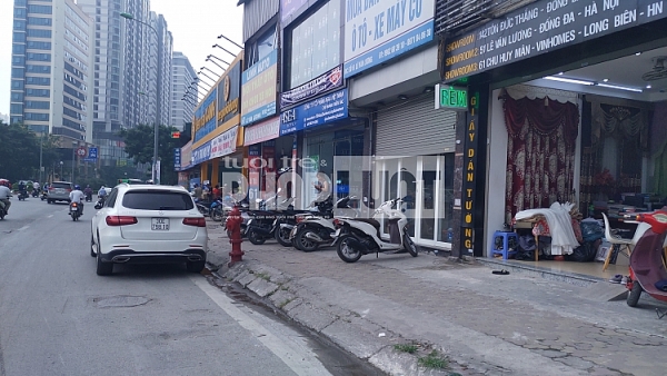 via he duong le van luong dang bi chiem dung