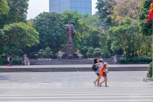 pho di bo ho guom vang ve ngay mo cua tro lai