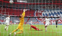 Kết quả vòng 27 Bundesliga: Bayern đè bẹp Frankfurt