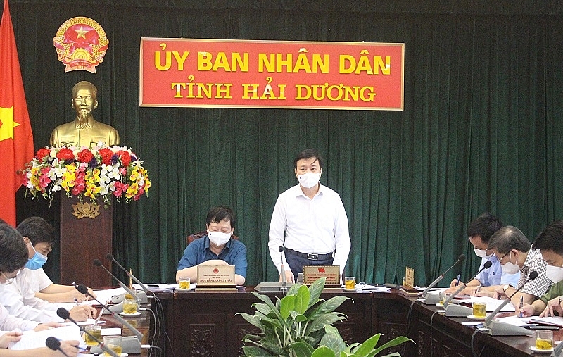 Đồng chí Bí thư Tỉnh ủy Phạm Xuân Thăng phát biểu chỉ đạo tại cuộc họp