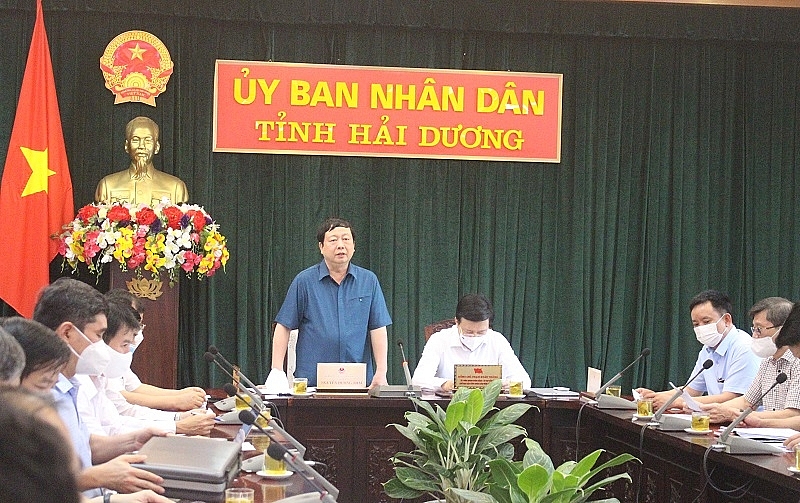 Đồng chí Nguyễn Dương Thái, Chủ tịch UBND tỉnh Trưởng BCĐ  chủ trì cuộc họp