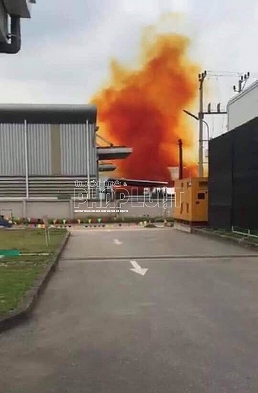 Cẩm Giàng (Hải Dương): Đám khói màu cam đậm bao phủ một phần khu công nghiệp Phúc Điền