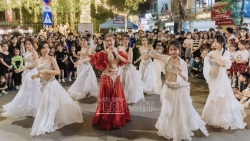 Hải Dương: Phố đi bộ, chợ đêm Bạch Đằng đón hàng chục nghìn người trong 3 ngày lễ