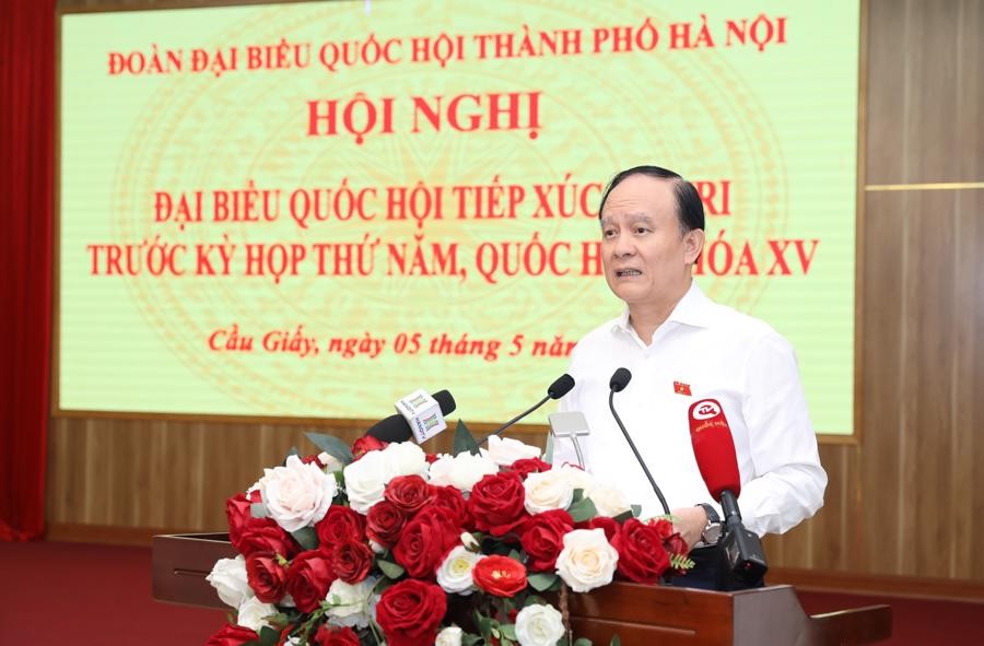 Chủ tịch HĐND Thành phố, Phó trưởng Đoàn đại biểu Quốc hội TP Hà Nội Nguyễn Ngọc Tuấn phát biểu tại Hội nghị.
