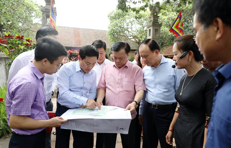 Lãnh đạo TP Hà Nội khảo sát làng cổ Đường Lâm và khu di tích Đền Và phục vụ công tác quy hoạch