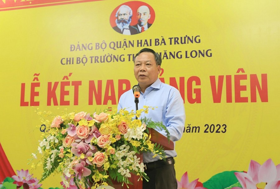 Phó Bí thư Thành ủy Nguyễn Văn Phong phát biểu tại buổi lễ.