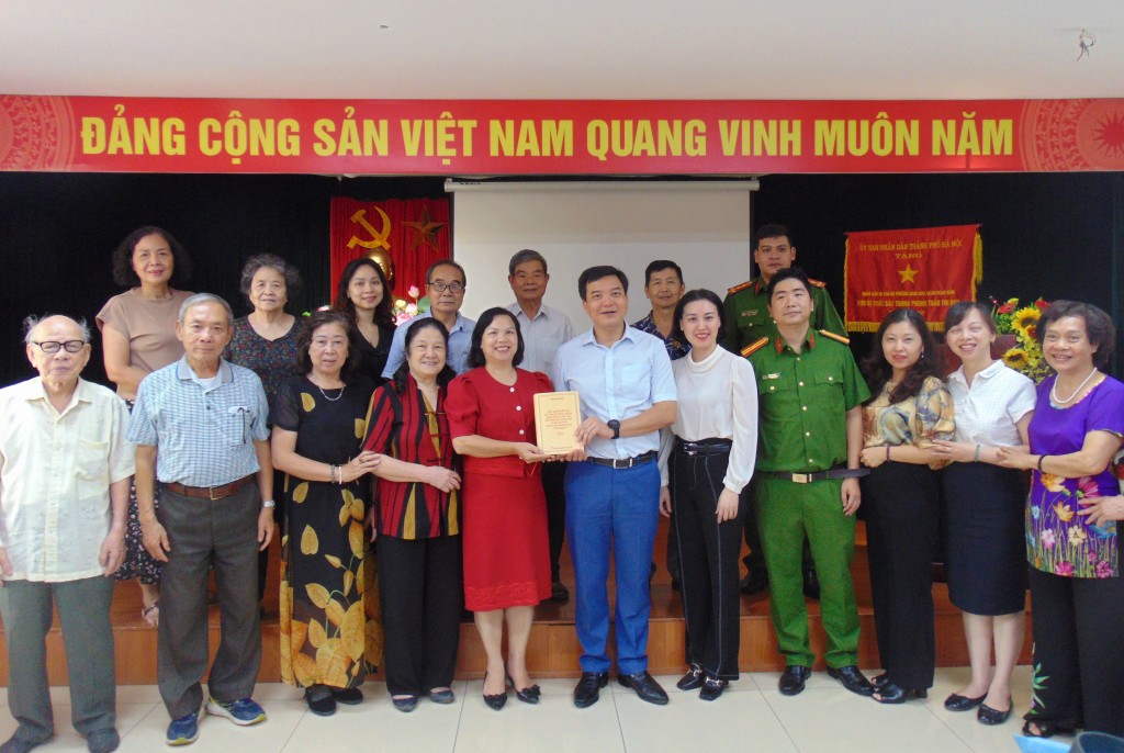 Kiên quyết, kiên trì đấu tranh phòng chống tham nhũng, tiêu cực góp phần xây dựng Đảng