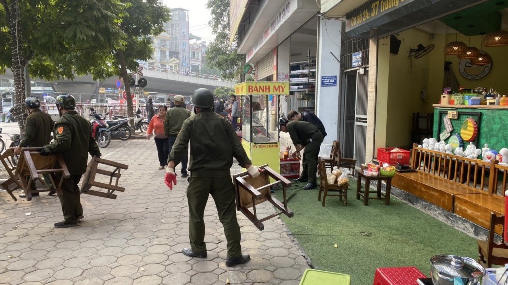 Phường Phương Liệt: Tích cực xử lý vi phạm trật tự đô thị