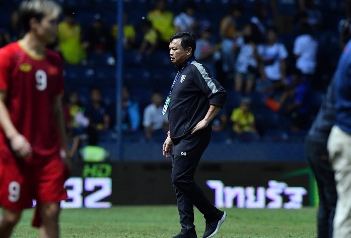 HLV Thái Lan nói gì khi lỡ hẹn trở thành số 1 Đông Nam Á?