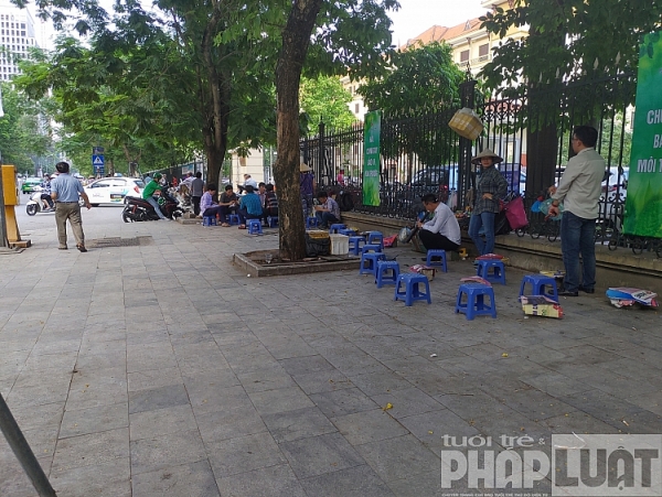 hang quan dua nhau lan chiem via he o phuong trung tu