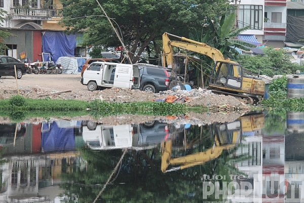 rac thai va phe lieu xay dung dang buc tu ho nuoc trung tam ha noi