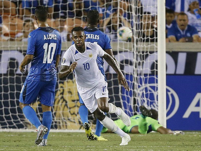 tuyen curacao xuat sac ha guc doi tung 3 lan tham du world cup