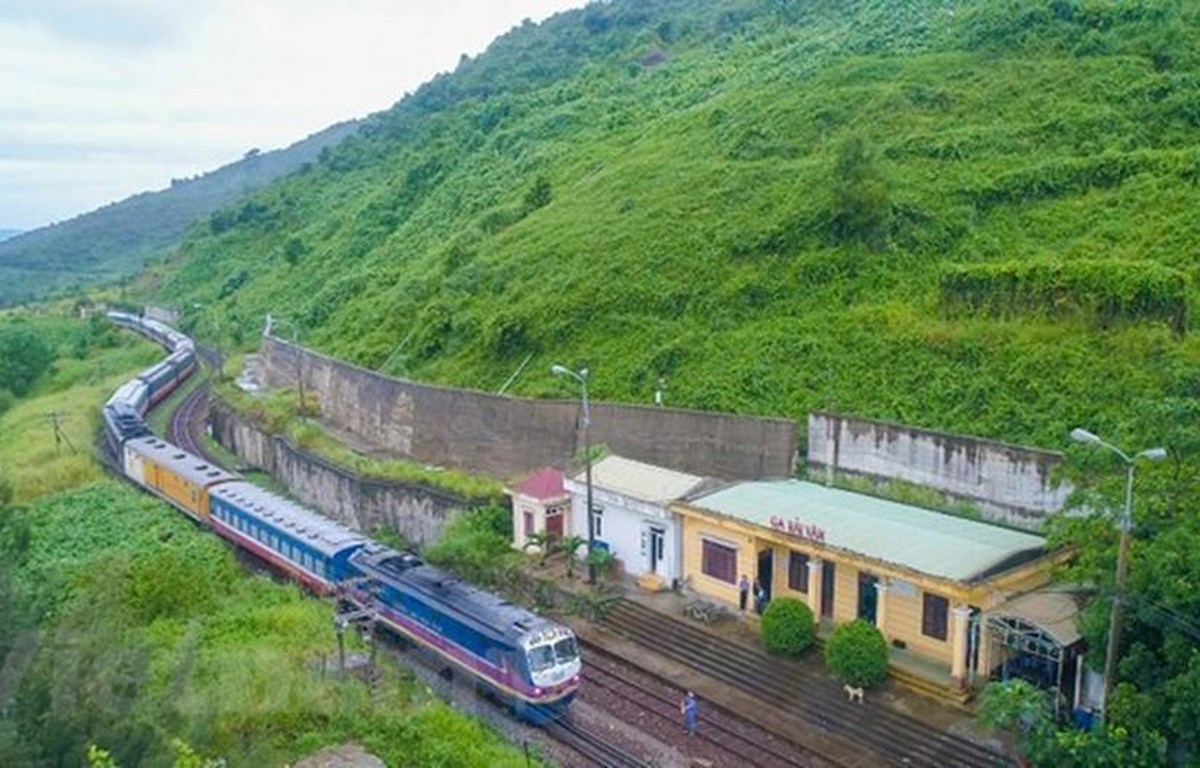 tau khach bac nam lai trat banh lam nhieu chuyen khac bi cham gio