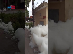 Hải Dương: Nước tưới tiêu nổi bọt trắng xóa, dày đặc như bông tuyết