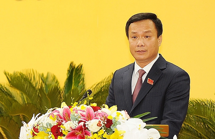 Đồng chí Triệu Thế Hùng, Phó Bí thư Tỉnh ủy, tân Chủ tịch UBND tỉnh khóa XVII phát biểu nhận nhiệm vụ