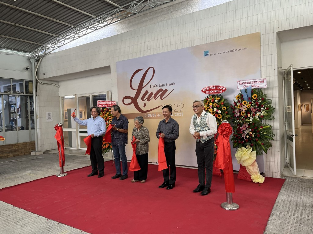 Độc đáo với triển lãm tranh lụa tại TP Hồ Chí Minh