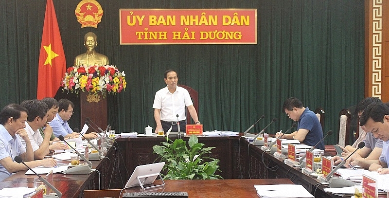 Đồng chí Lưu Văn Bản, Phó Chủ tịch Thường trực UBND tỉnh chủ trì phiên họp thường kỳ tháng 6 (lần 2) của UBND tỉnh
