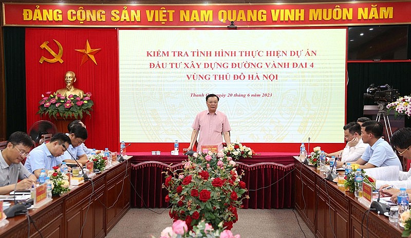 Quang cảnh buổi làm việc