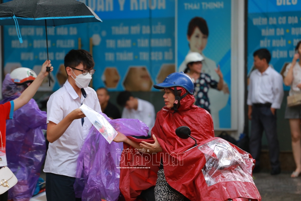 Trời mưa nhỏ