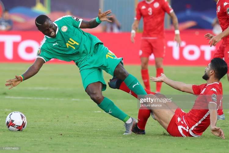 can cup 2019 nhoc nhan vuot tunisia senegal tien vao chung ket