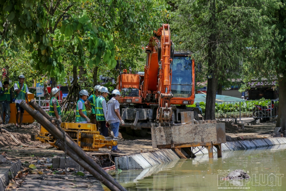 Đẩy nhanh tiến độ thi công chỉnh trang, kè hồ Hoàn Kiếm