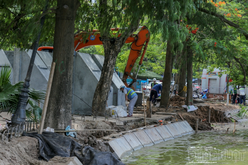 Đẩy nhanh tiến độ thi công chỉnh trang, kè hồ Hoàn Kiếm