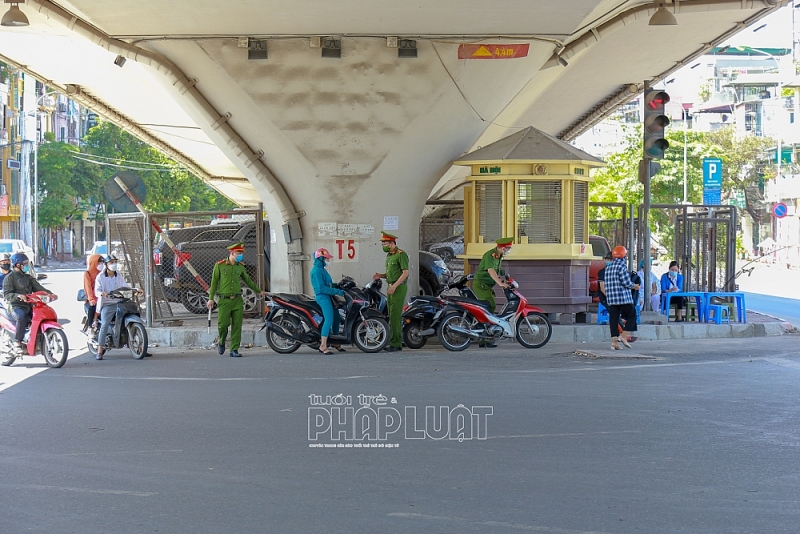 "Lá chắn thép" phòng chống dịch trong nội thành Hà Nội