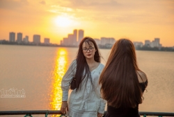 Ngắm hoàng hôn Hồ Tây đẹp nao lòng