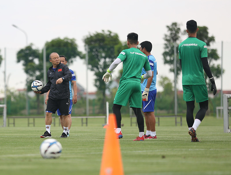 hlv park hang seo ban khoan chon hop dong hay world cup