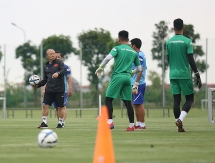 HLV Park Hang Seo băn khoăn chọn hợp đồng hay World Cup