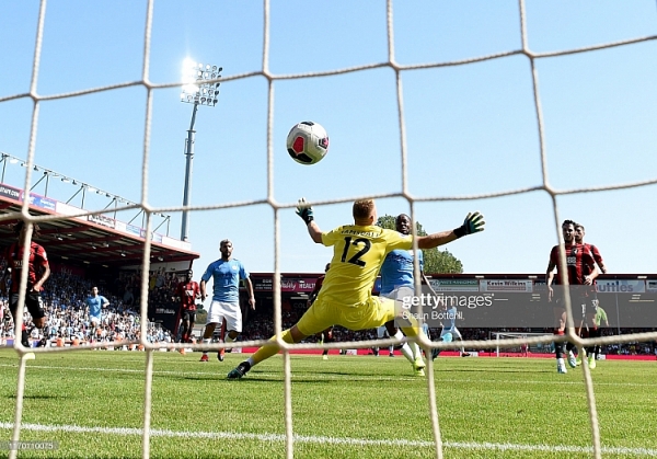 bournemouth 1 3 man city kun aguero lap cu dup man xanh leo len vi tri thu 2